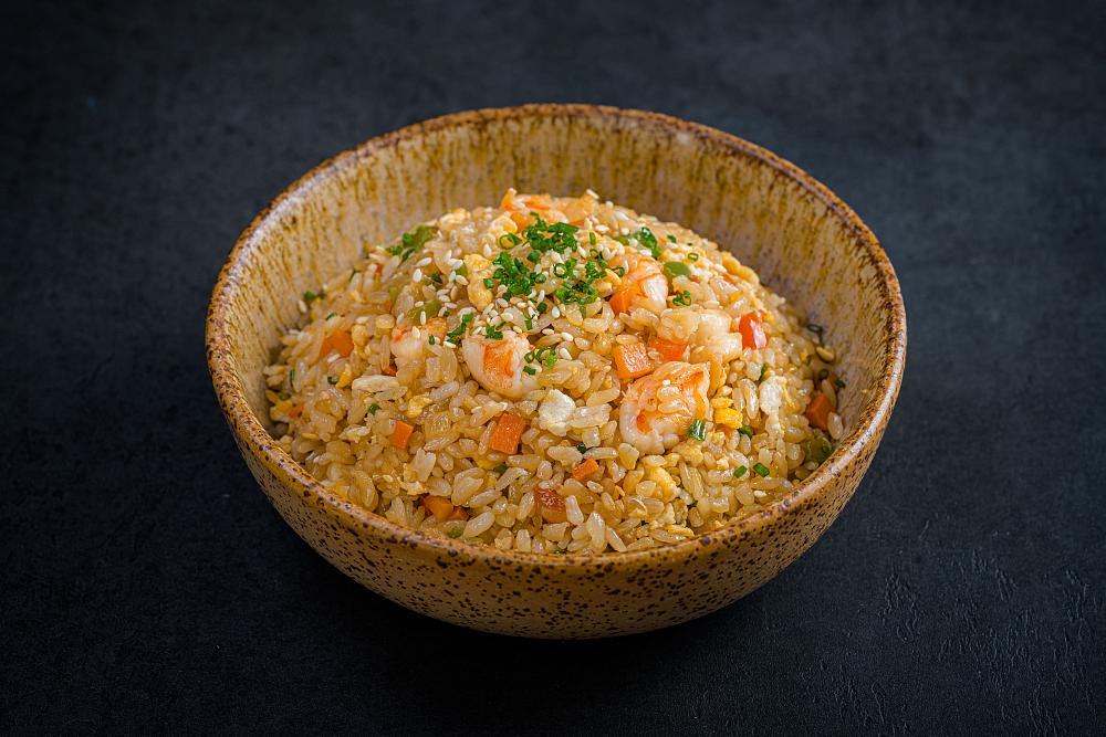 Жареный рис с тигровыми креветками