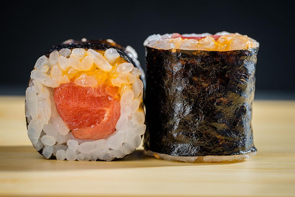 Ролл спайси с тунцом