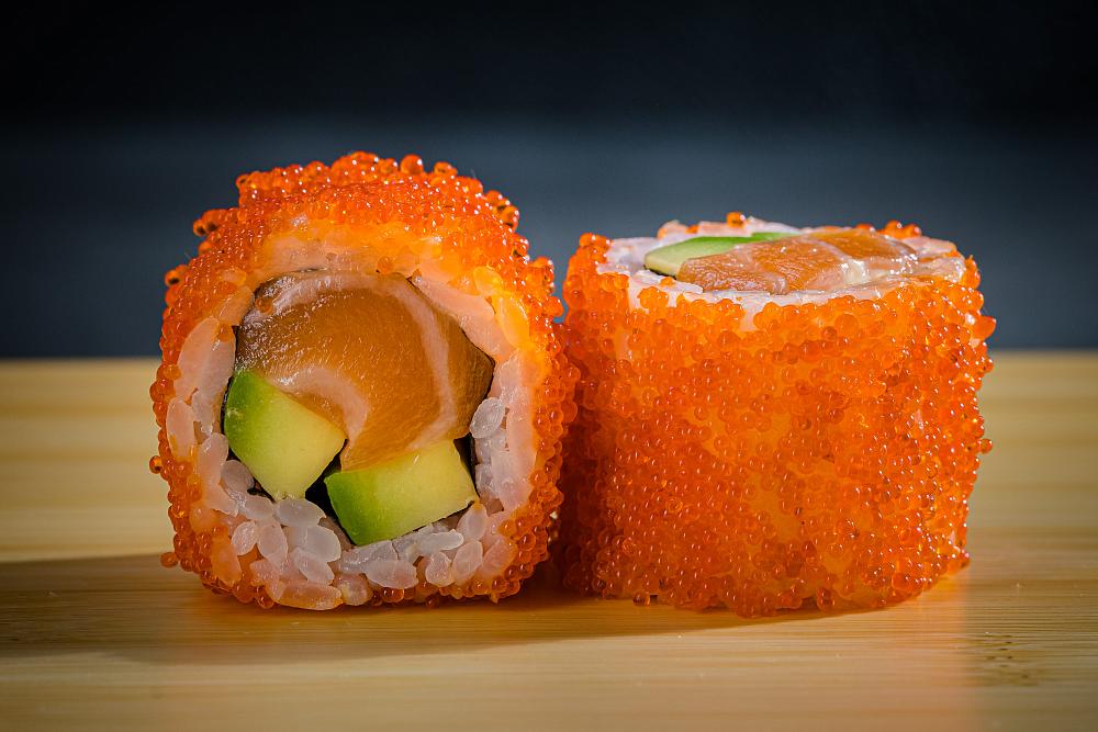 Ролл Калифорния с лососем