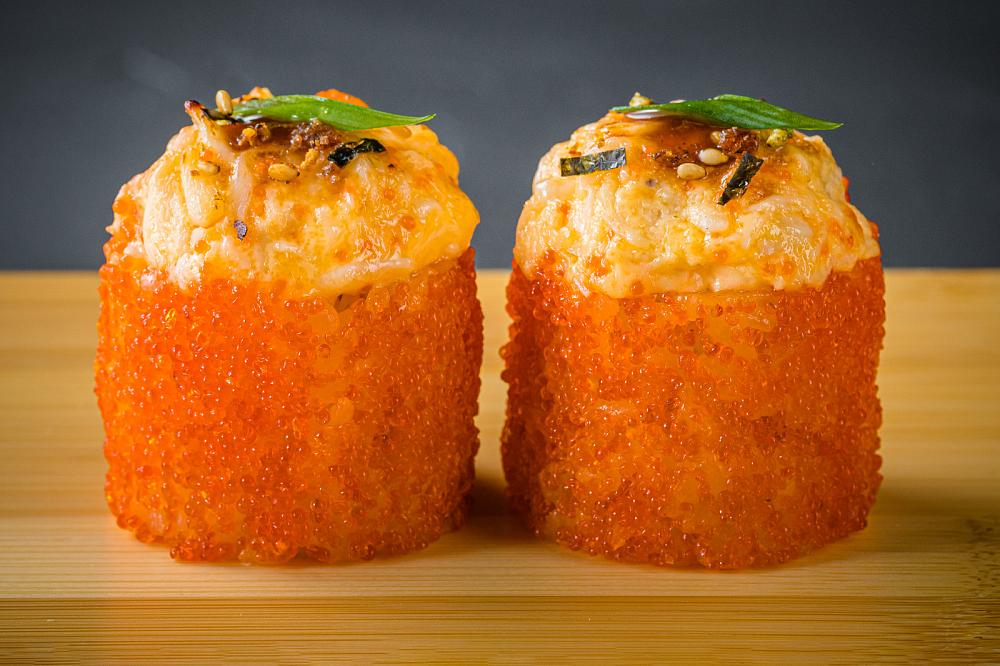 Запеченный ролл с камчатским крабом