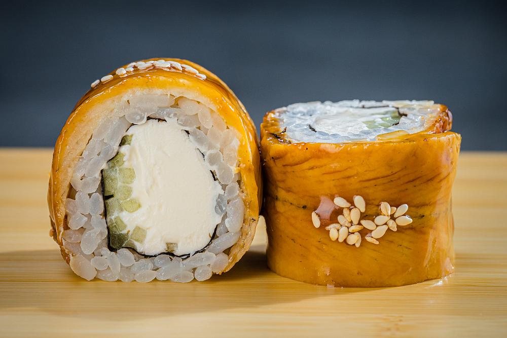 Ролл Филадельфия с угрем